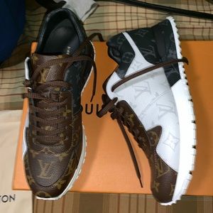 Louis Vuitton sneakers brand new